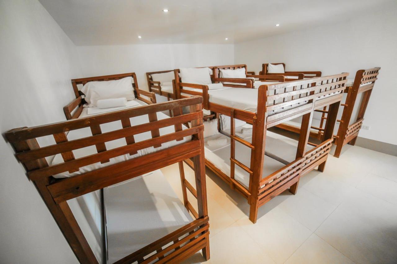 Bataan White Corals Beach Resort Morong  Exterior photo